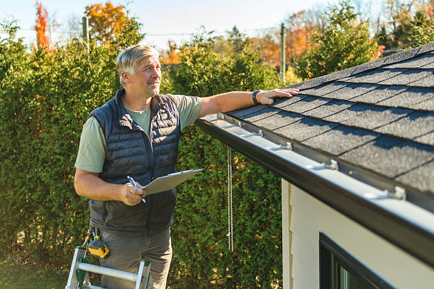 Professional Roofing technician working in Bloomington, CA